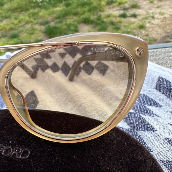 Tom Ford Edita Sunglasses TF384 58mm cat eye gray gradient yellow grey - Picture 7 of 16